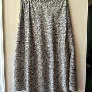 Leopard Med Skirt! Never worn! Perfect w/Graphic Tee!